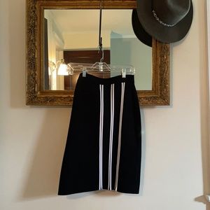 Stretchy Carlisle black pencil skirt